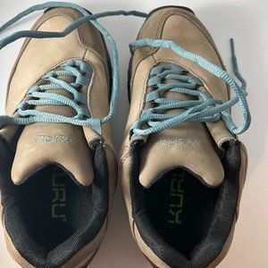 Kuru Hiking Shoes
